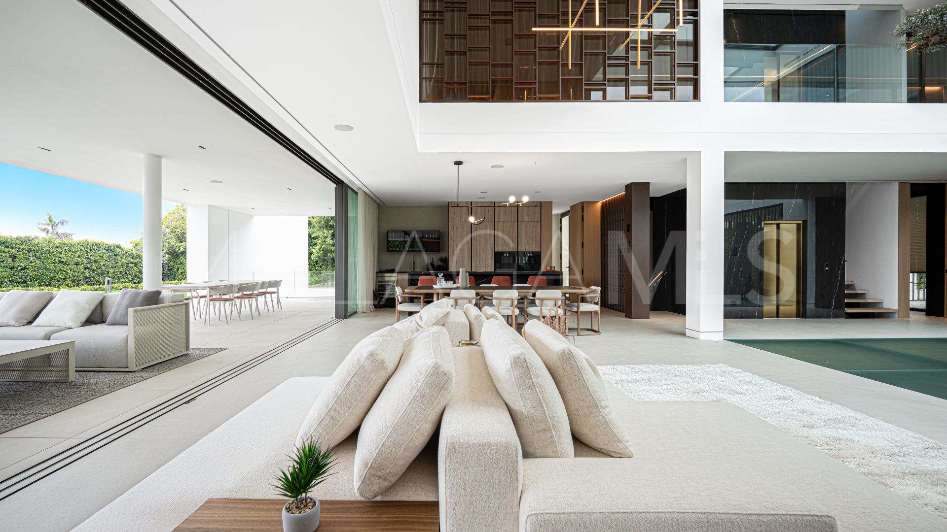 Villa for sale in Marbella Goldene Meile