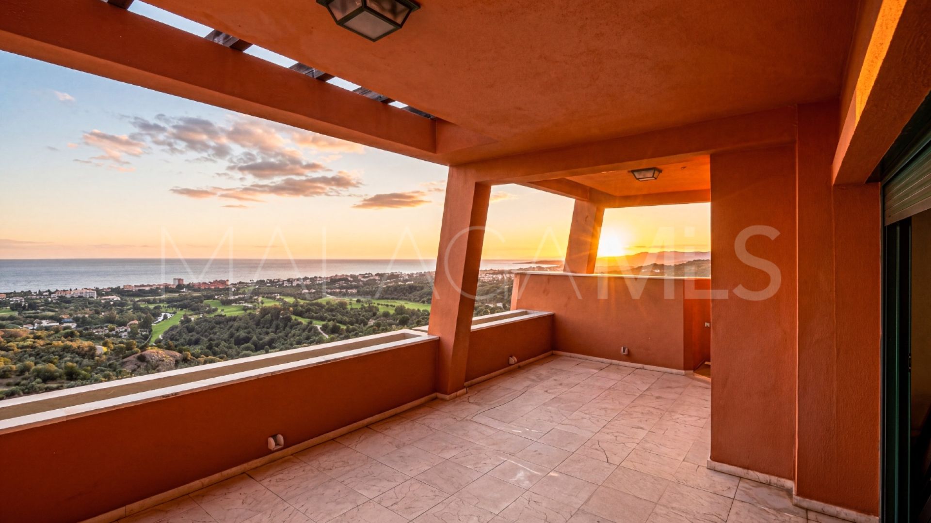 Takvåning for sale in Marbella Öst