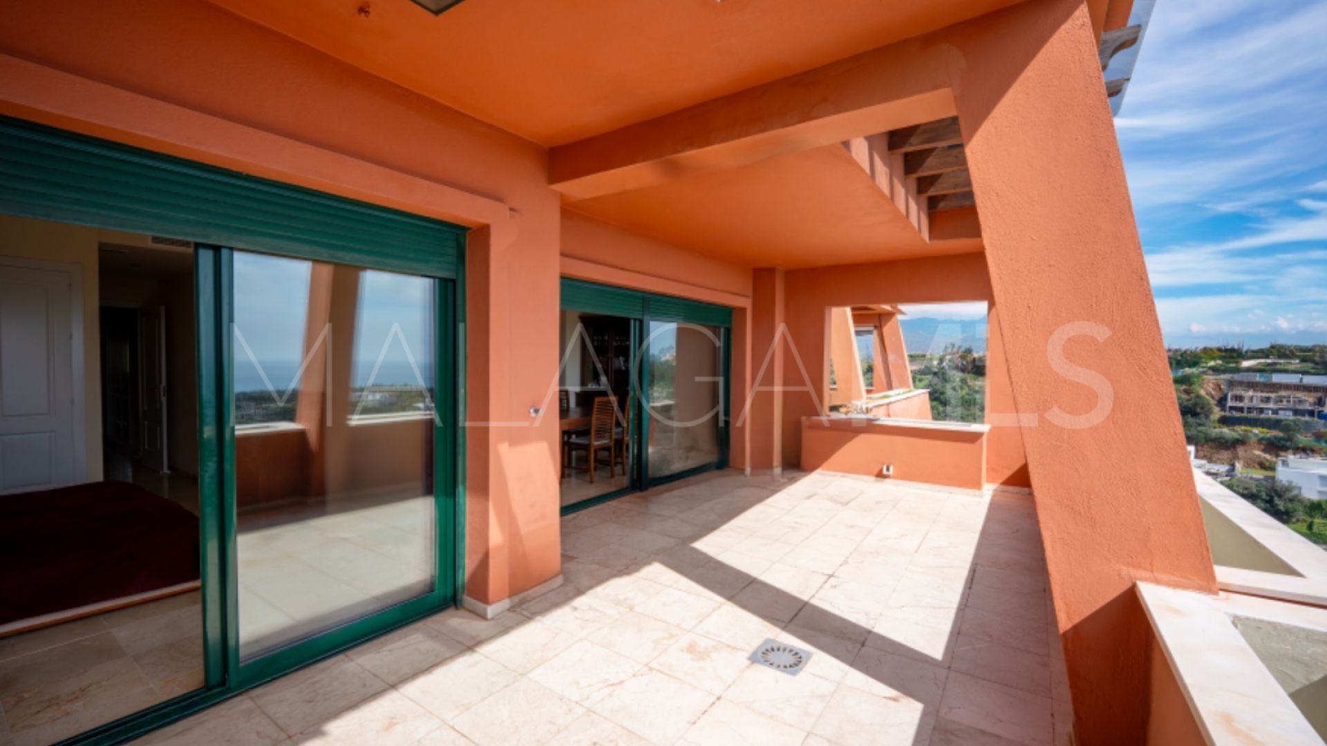 2 bedrooms penthouse for sale in Marbella East