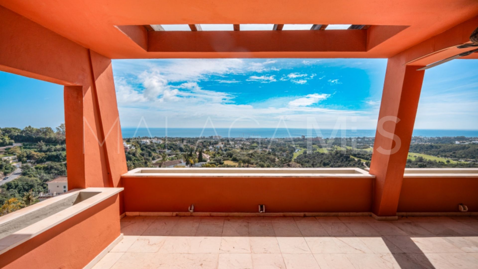 2 bedrooms penthouse for sale in Marbella East