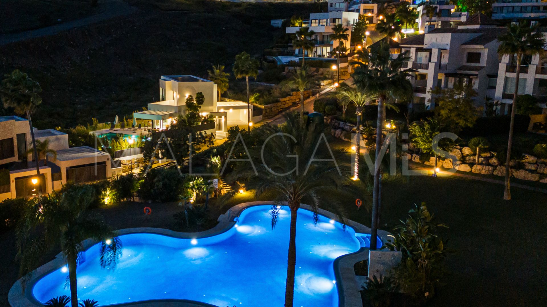 Villa for sale in Benahavis