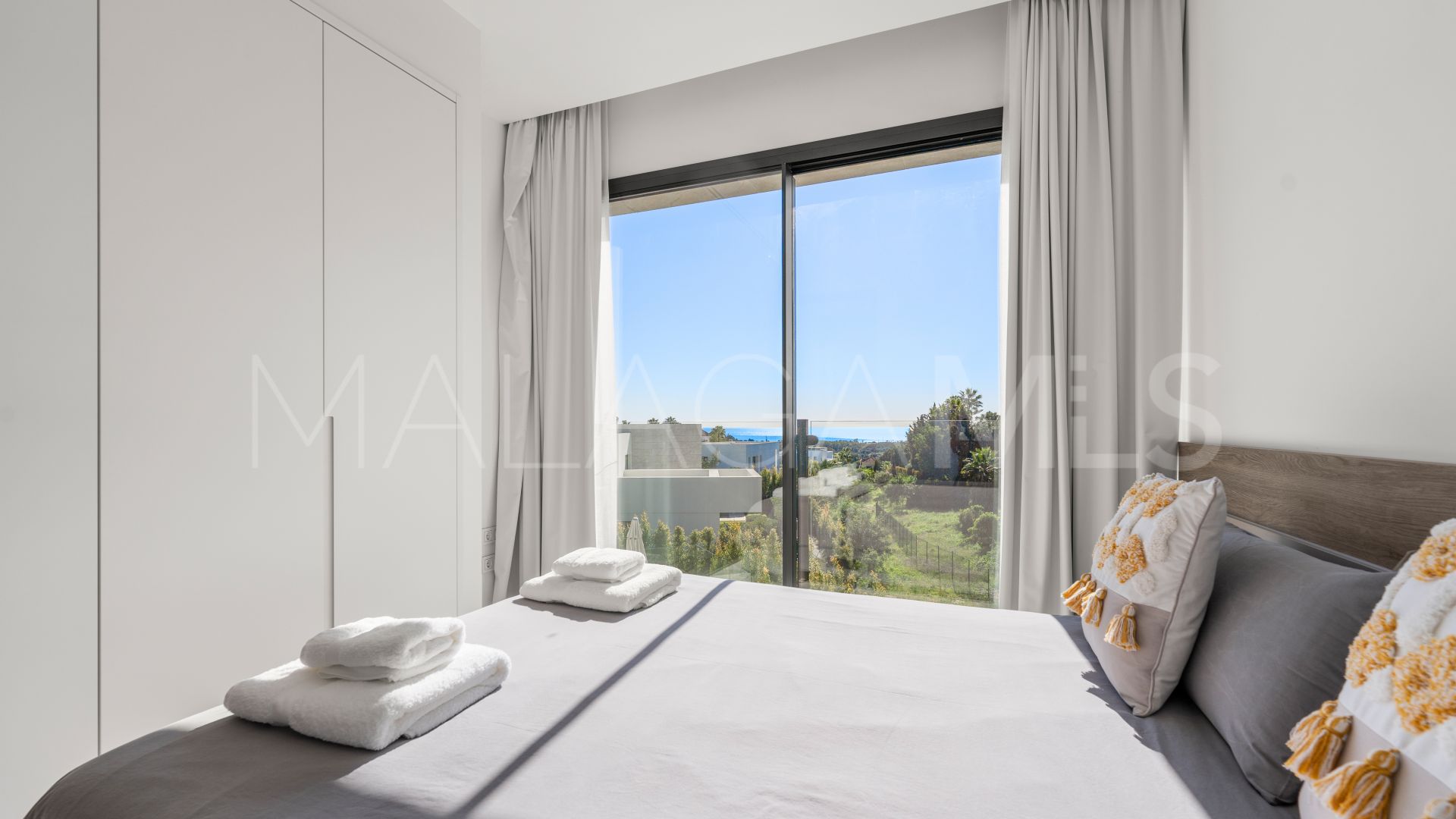 Villa for sale in Benahavis