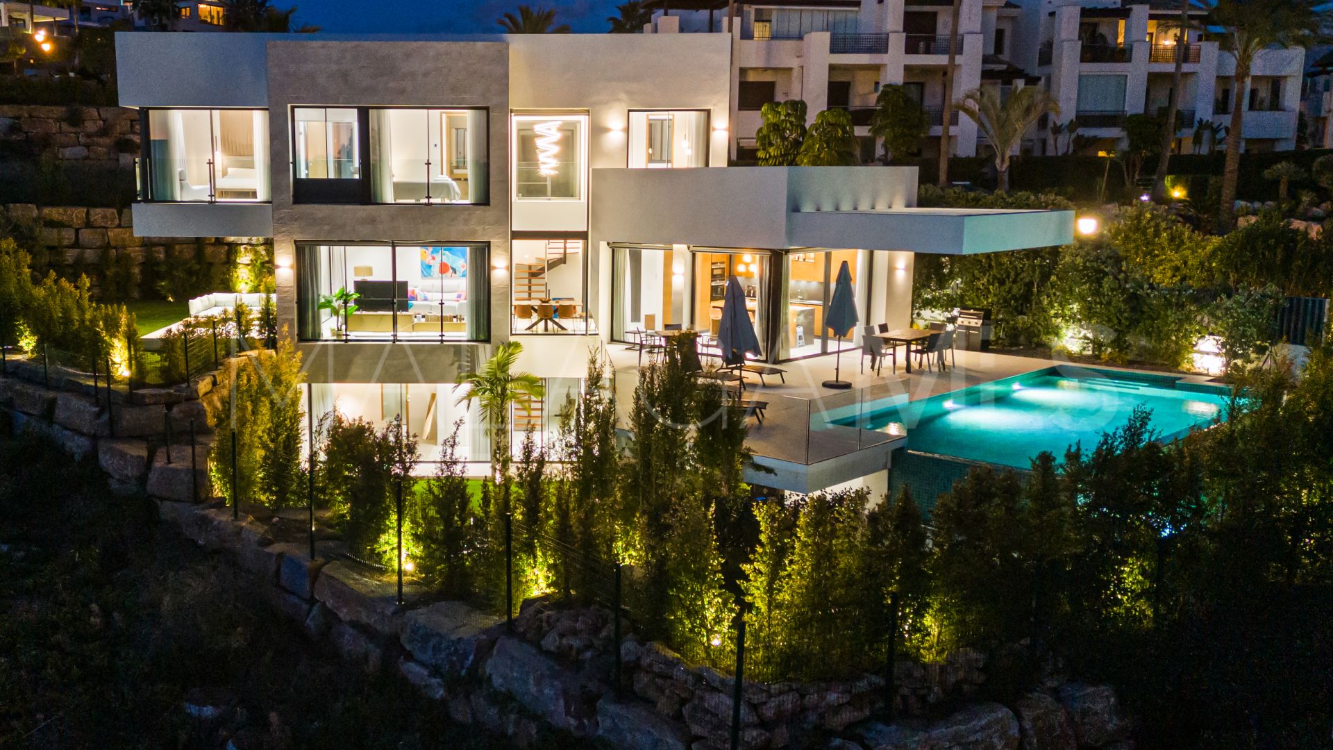 Villa for sale in Benahavis