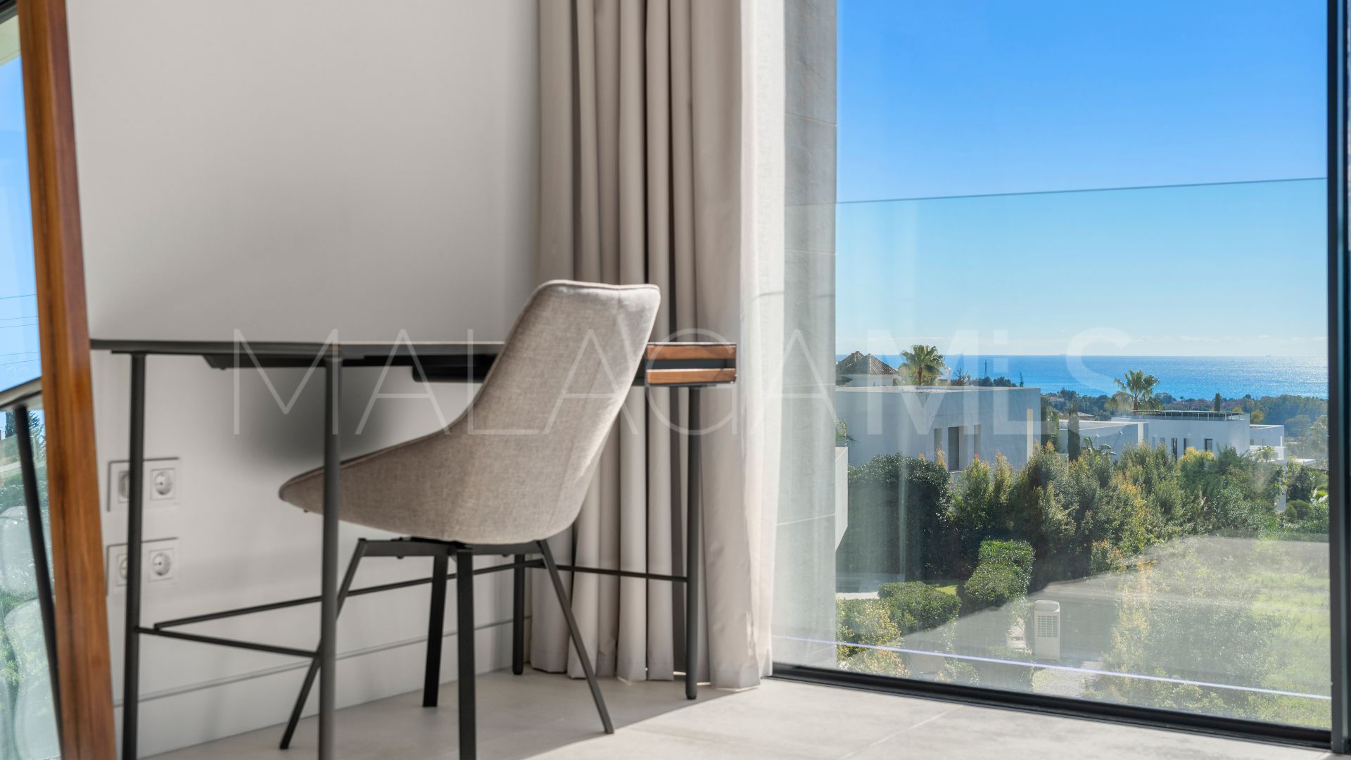 Villa for sale in Benahavis