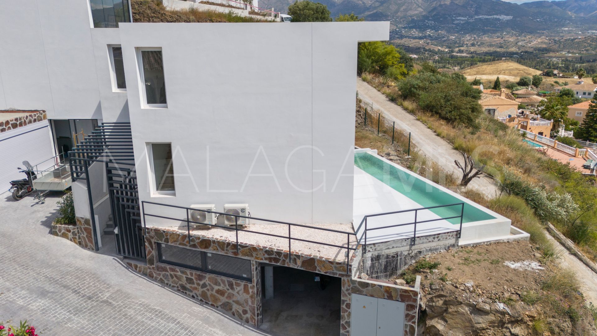 Buy 3 bedrooms semi detached villa in Cerros del Aguila