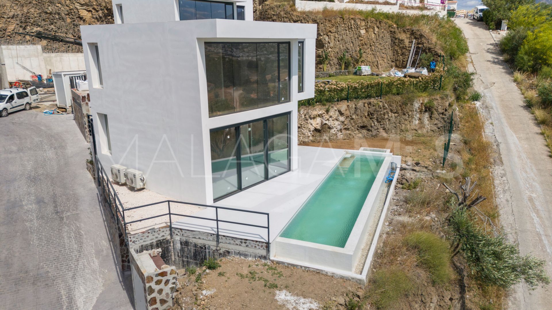 Villa jumelée for sale in Cerros del Aguila