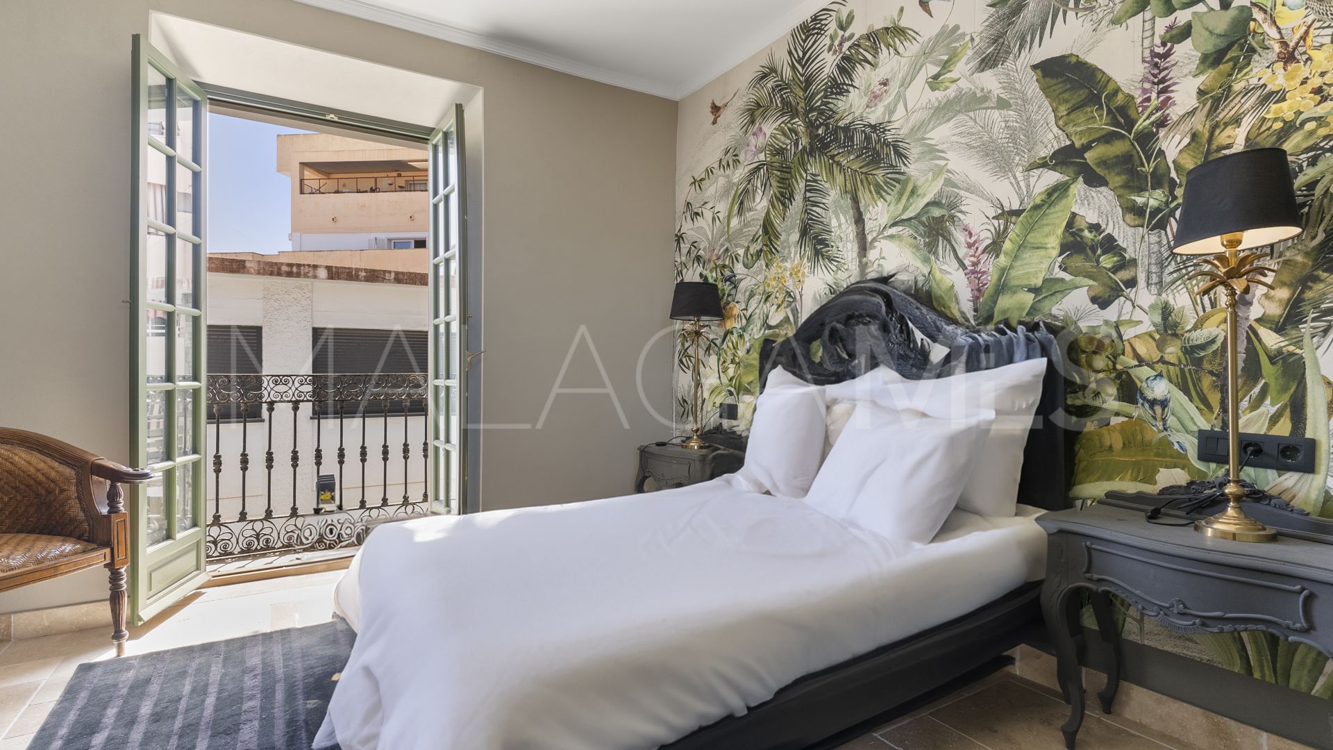 Coin Centro, adosado with 7 bedrooms a la venta