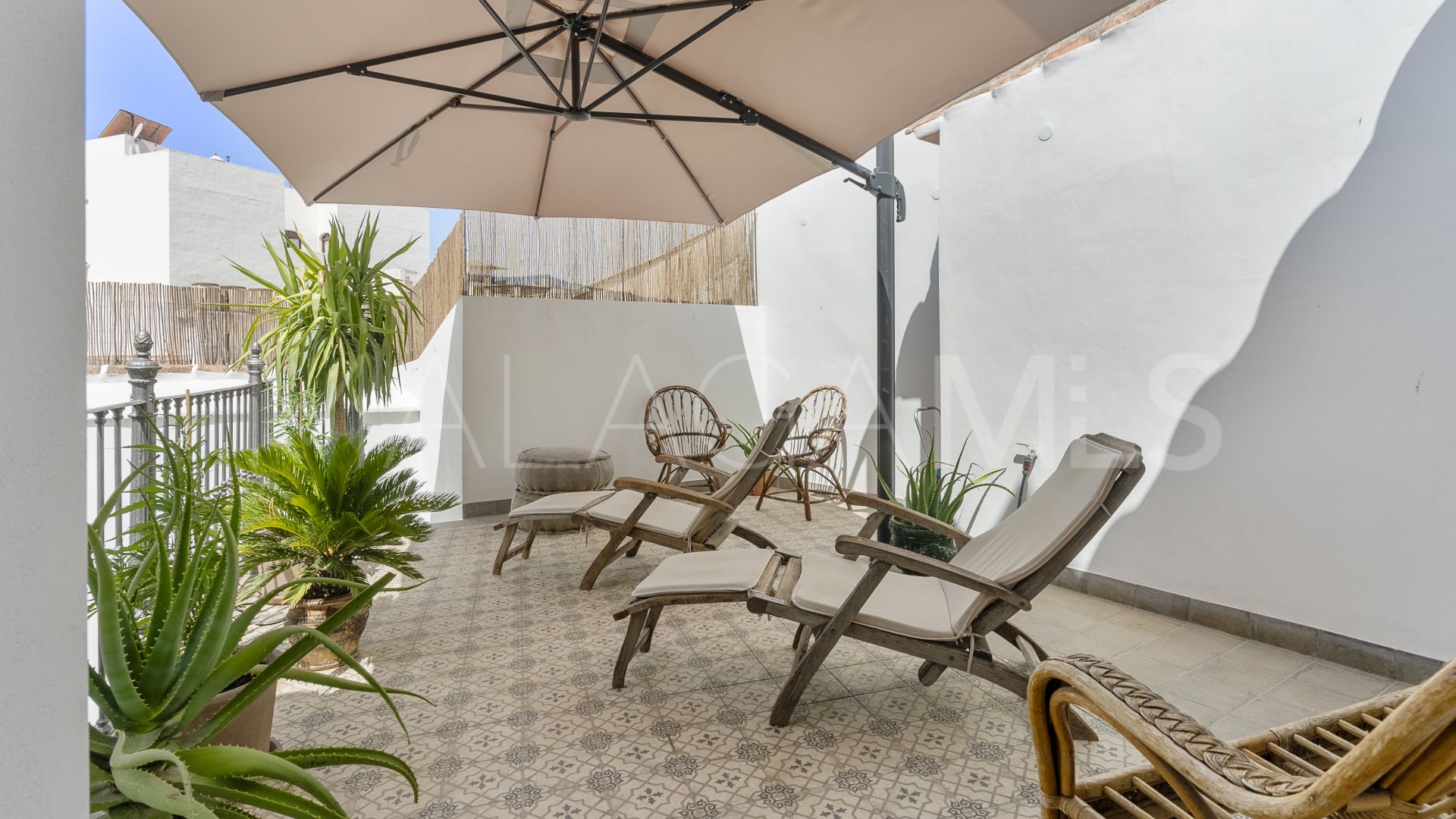 Coin Centro, adosado with 7 bedrooms a la venta