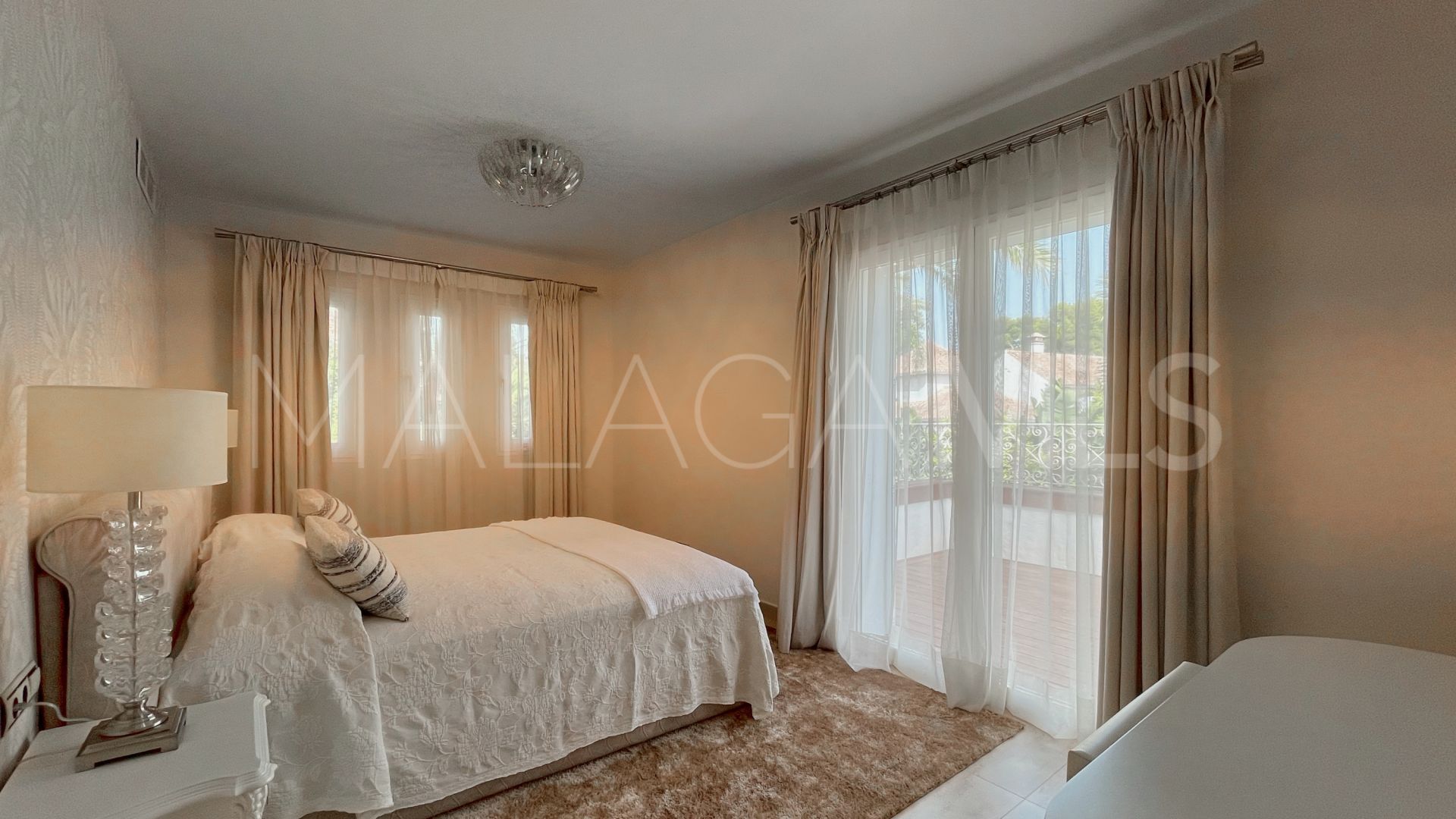 Villa for sale in Marbella - Puerto Banus