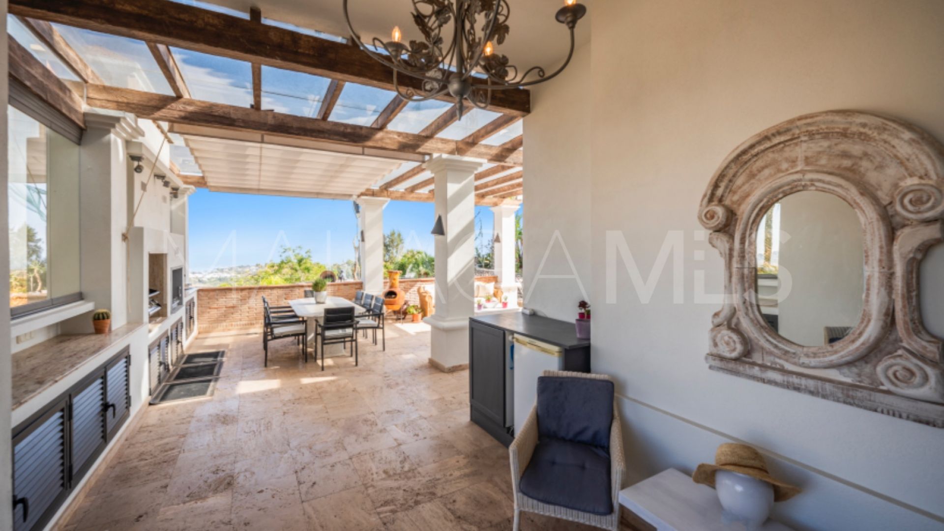 Villa for sale in Los Arqueros