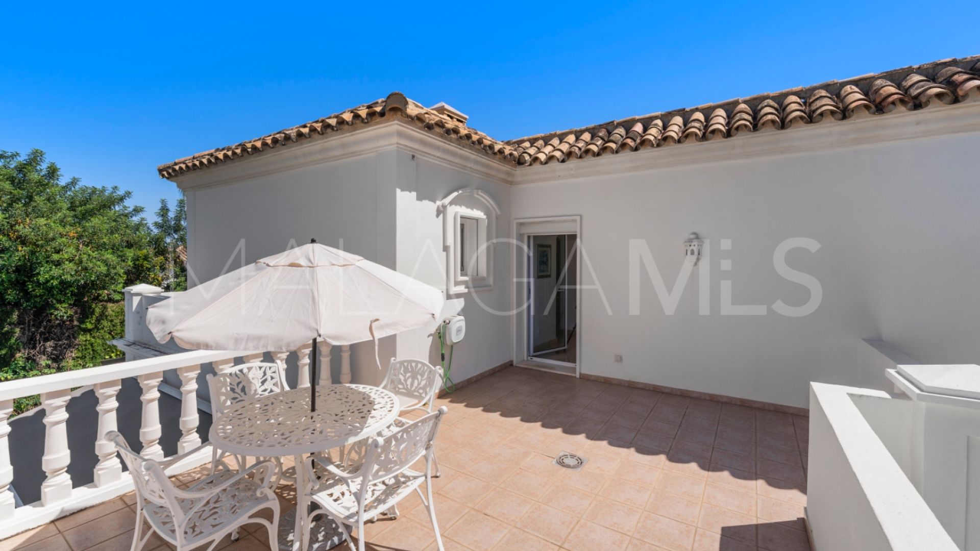 Villa for sale in El Herrojo