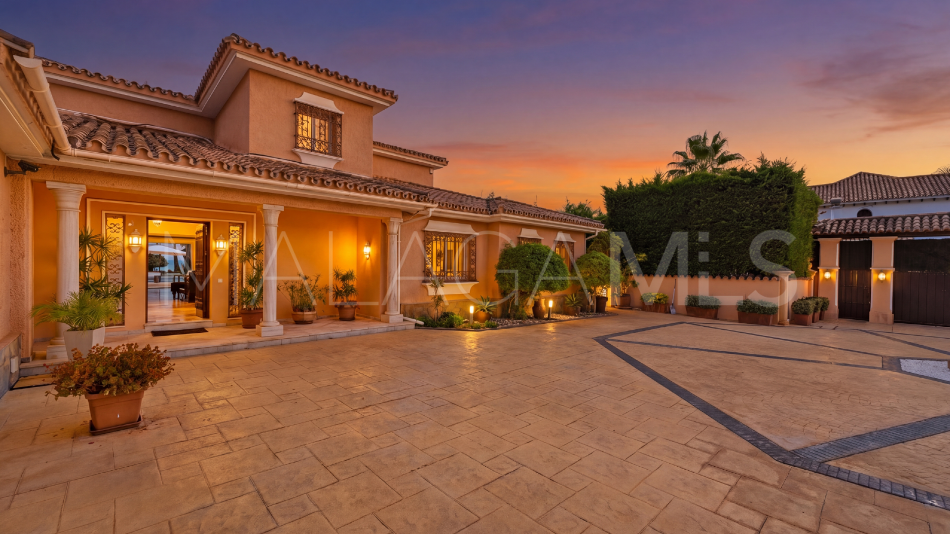 Villa for sale in Estepona Ost