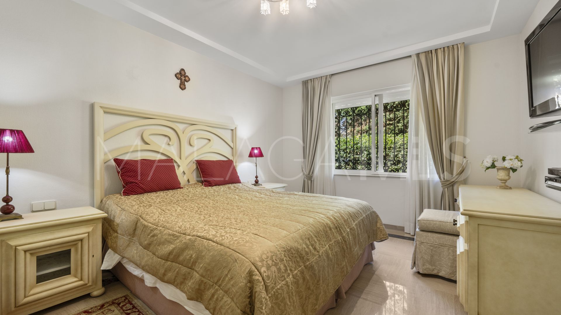 Estepona Este, villa a la venta