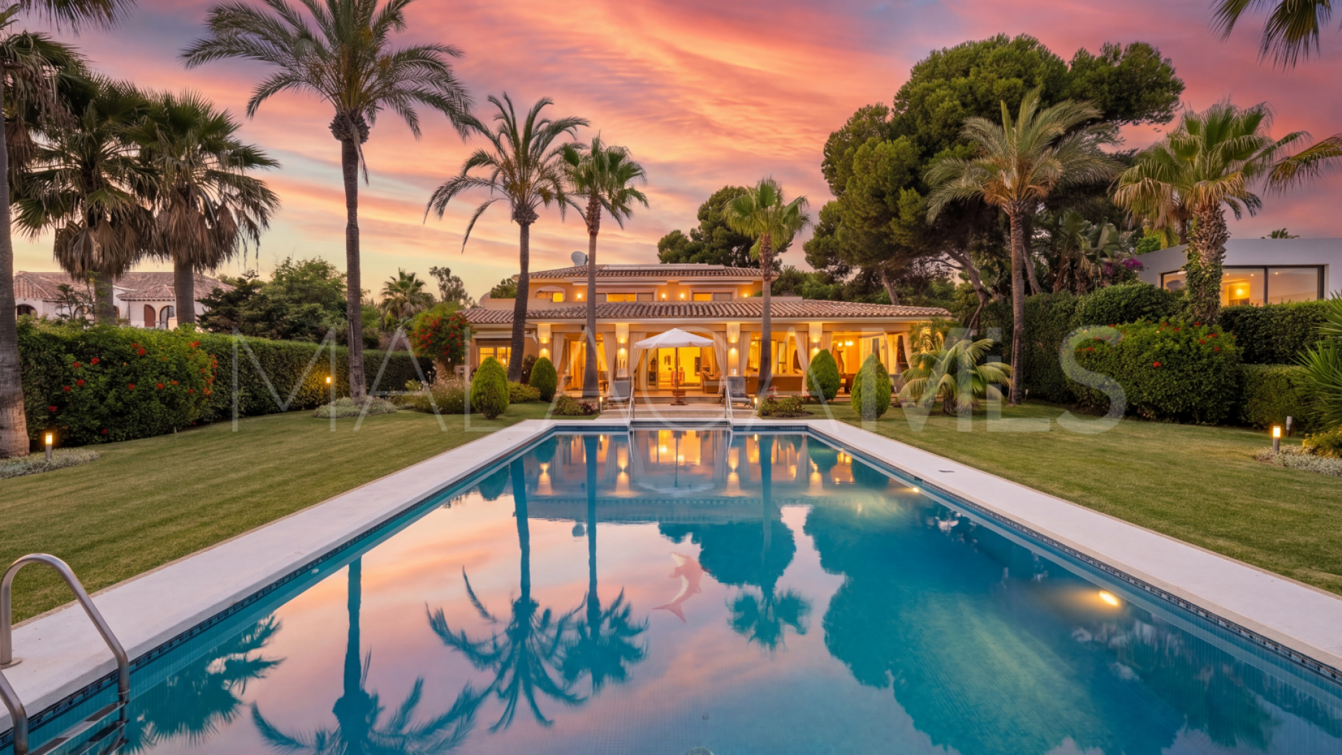 Villa for sale in Estepona Ost