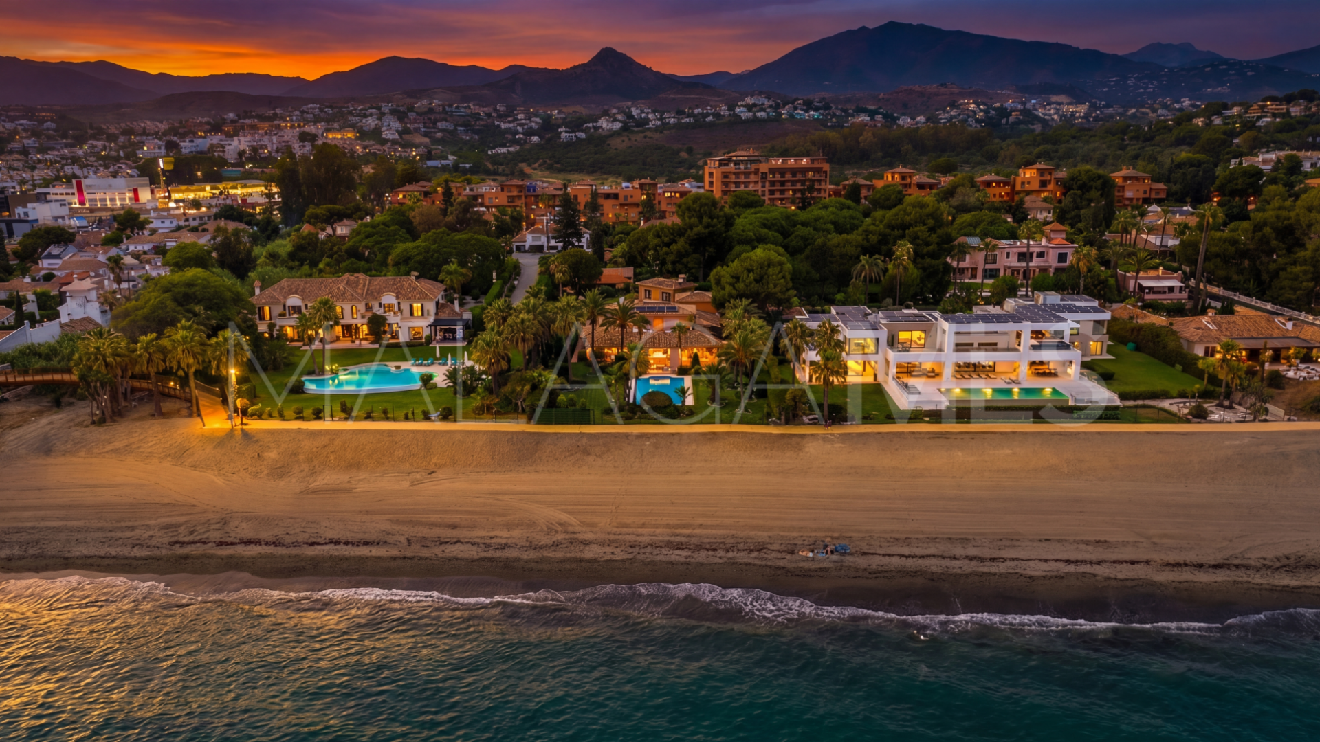 Villa for sale in Estepona Ost