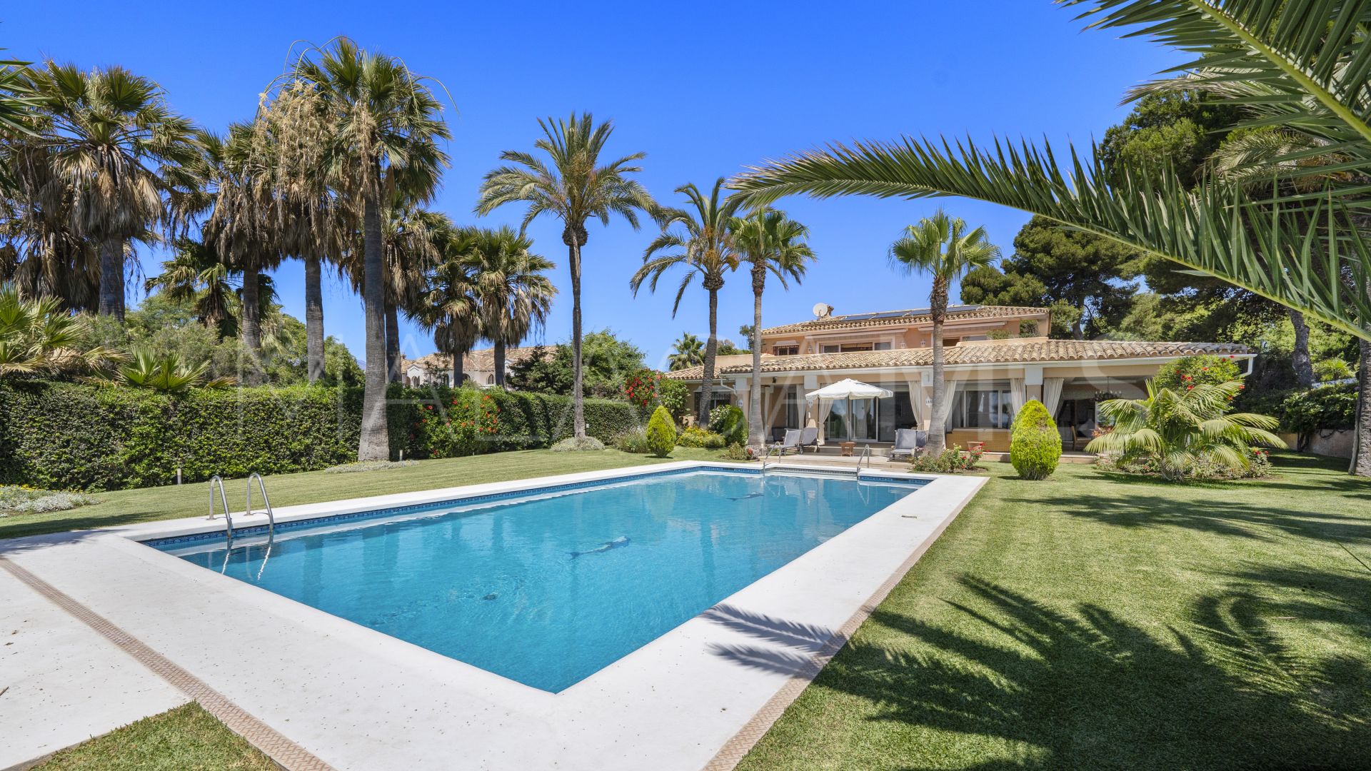 Villa for sale in Estepona Ost