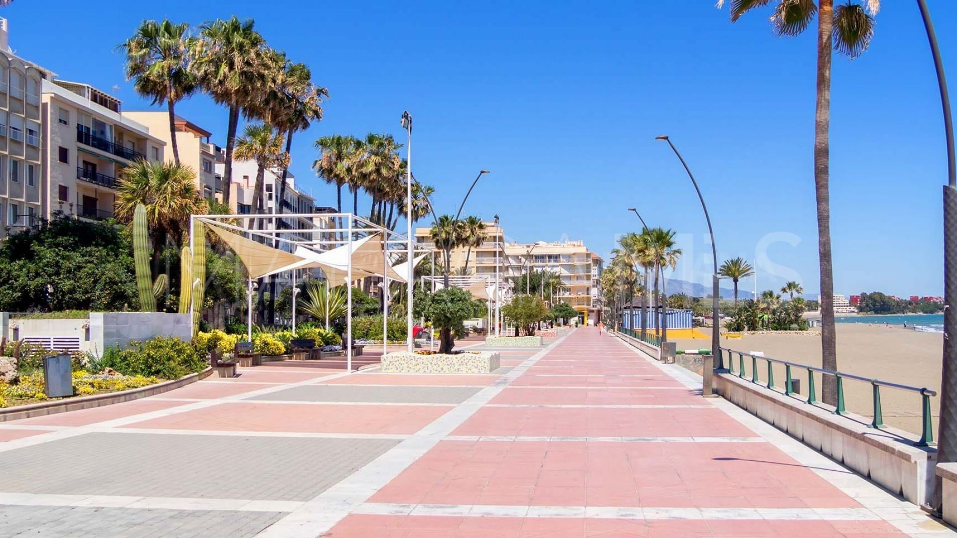 Buy Estepona Town apartment