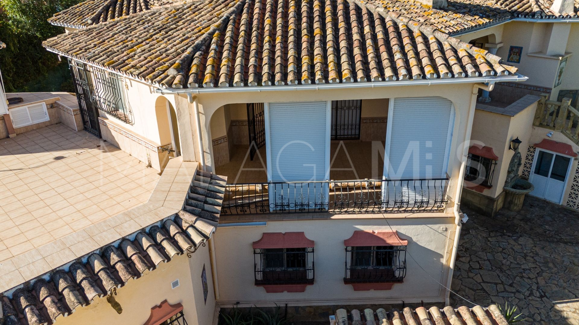 Villa for sale in Nueva Andalucia