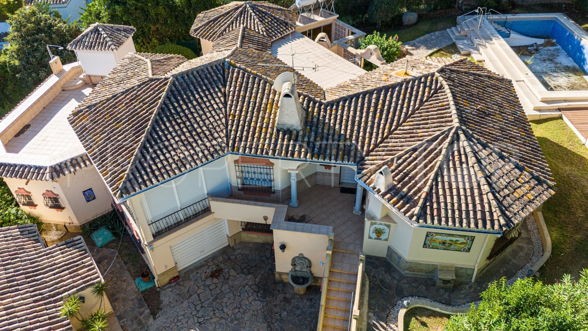 Nueva Andalucia, villa en venta de 5 dormitorios