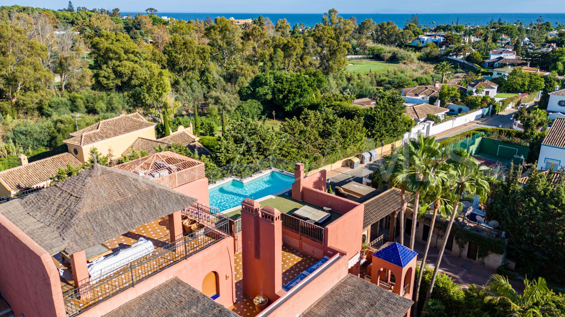 Zweistöckiges penthouse for sale in Guadalmina Baja