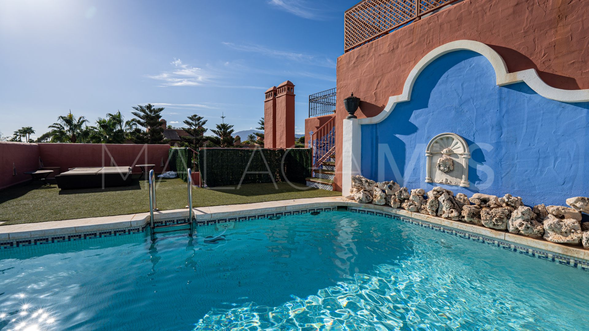 Zweistöckiges penthouse for sale in Guadalmina Baja