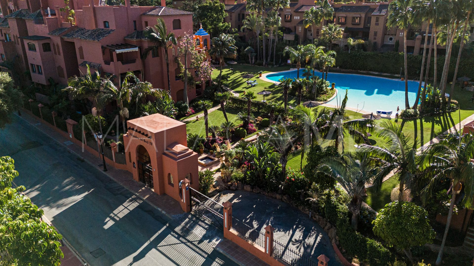 Zweistöckiges penthouse for sale in Guadalmina Baja