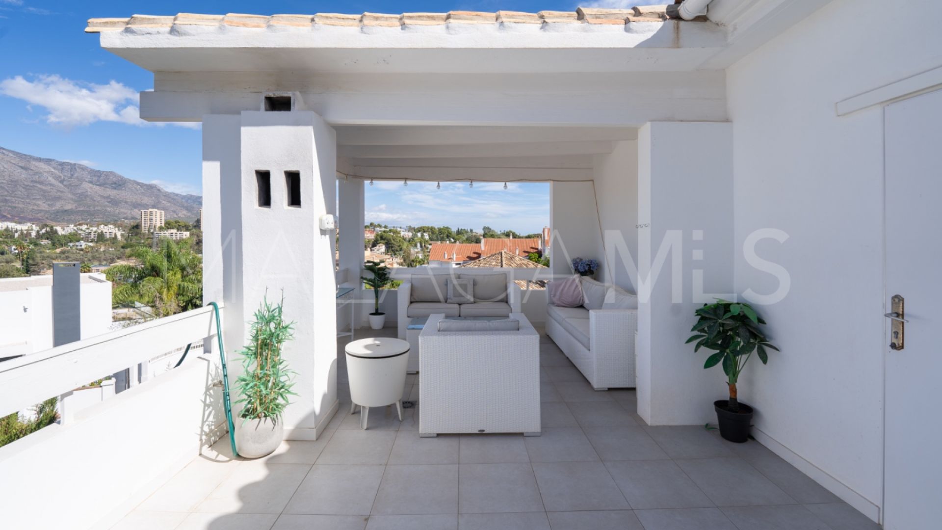 Villa with 4 bedrooms for sale in Nueva Andalucia