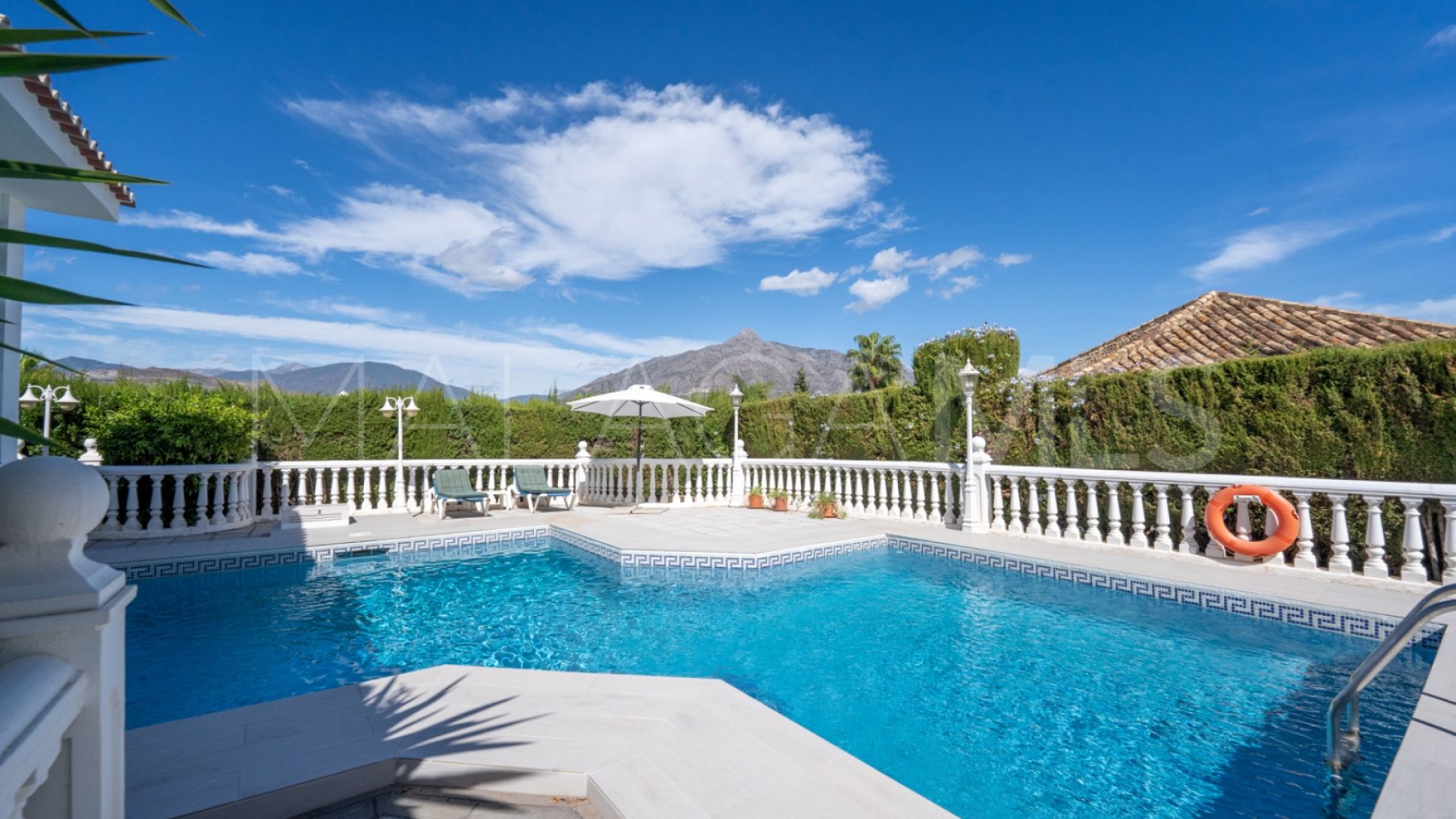 Villa with 4 bedrooms for sale in Nueva Andalucia