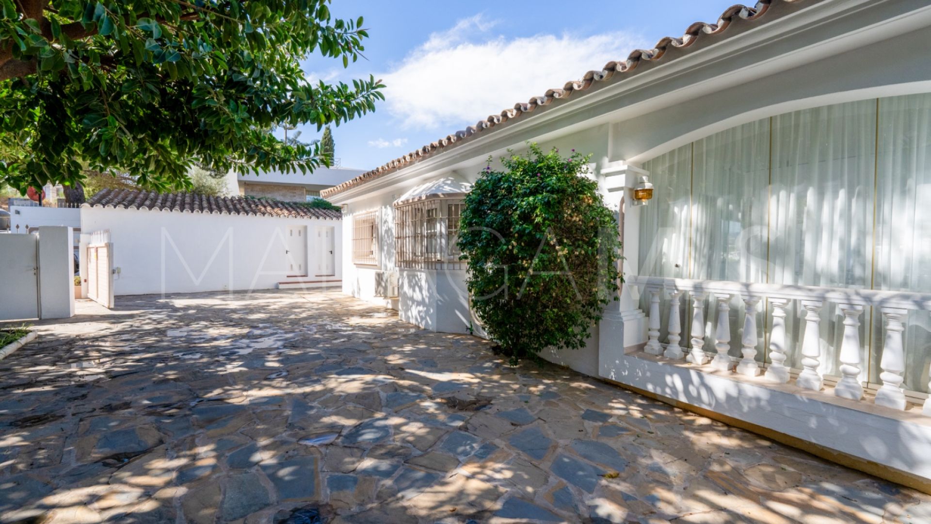 Villa with 4 bedrooms for sale in Nueva Andalucia