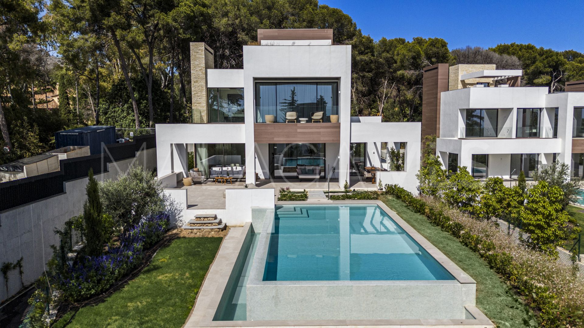 Villa with 4 bedrooms for sale in Marbella Golden Mile