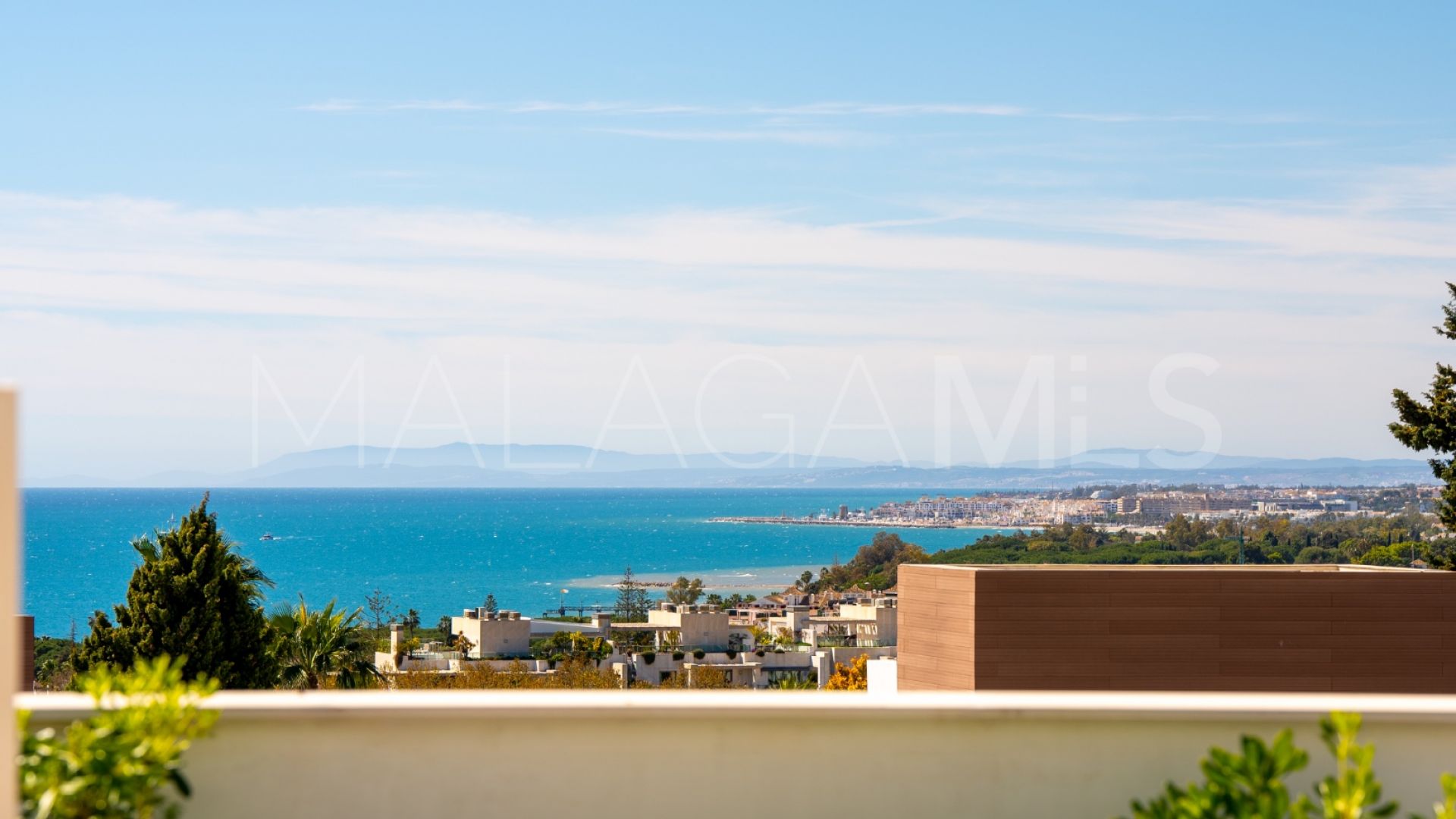 Villa for sale in Marbella Golden Mile with 4 bedrooms