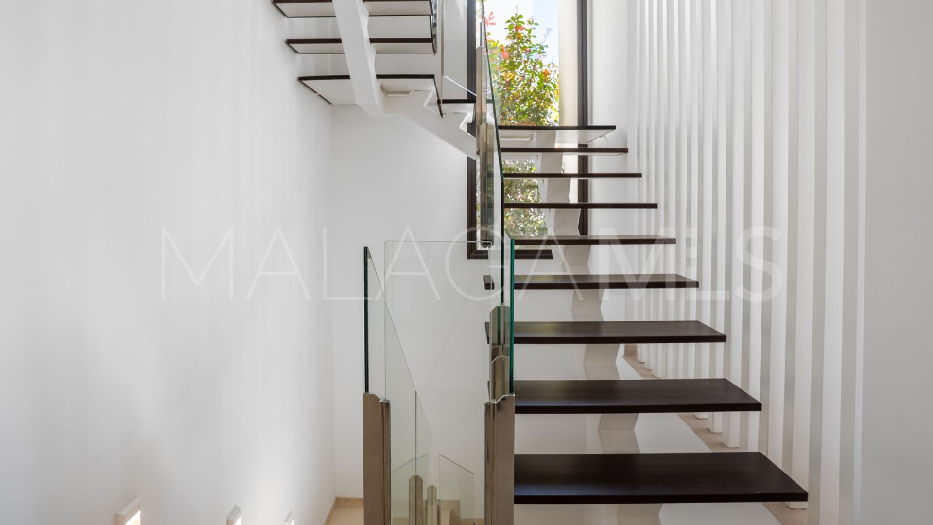 Villa for sale in Marbella Golden Mile with 4 bedrooms