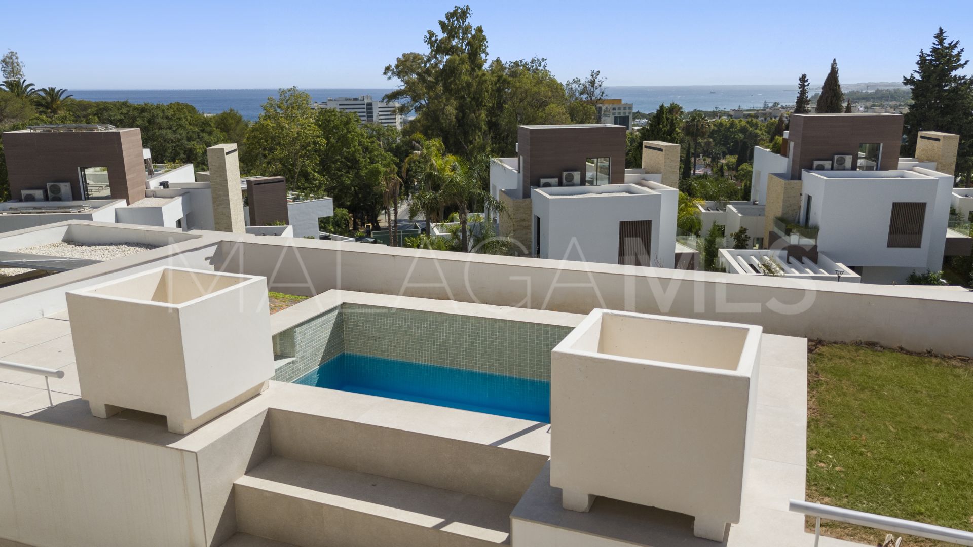 Marbella Golden Mile 4 bedrooms villa for sale