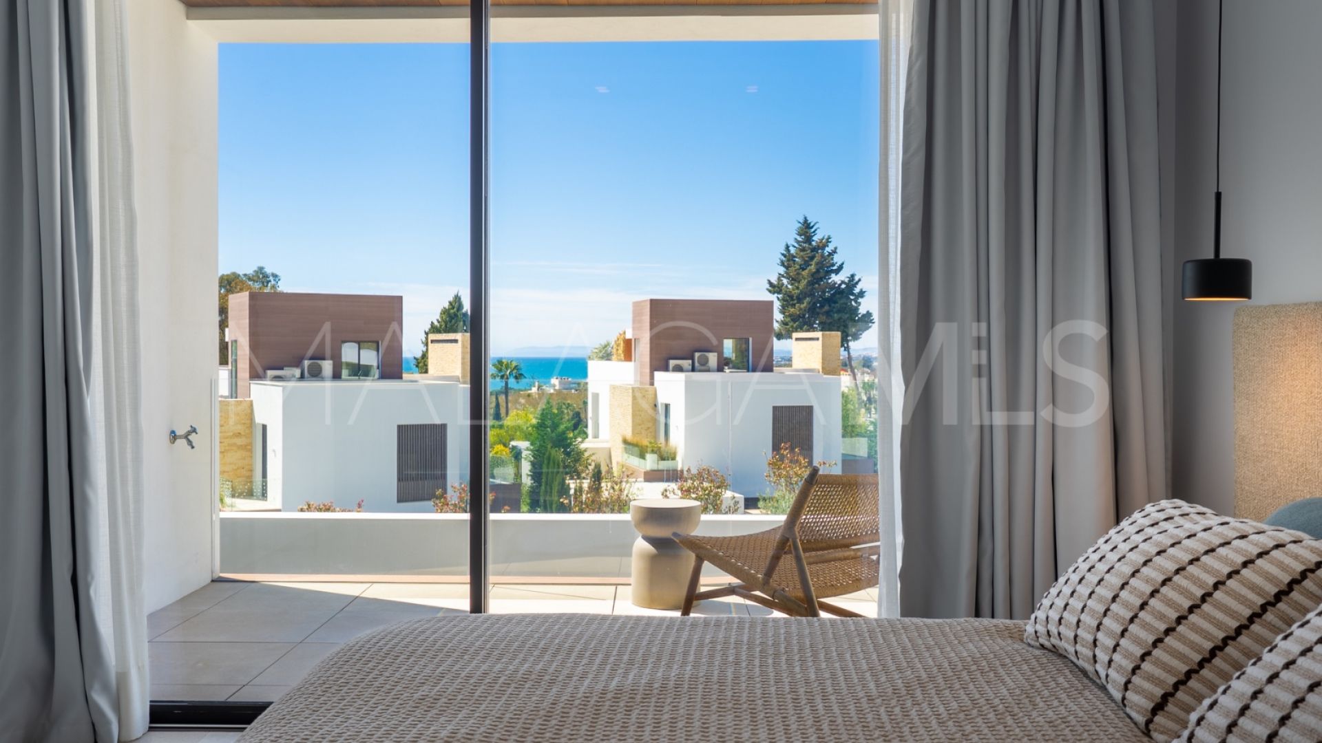 Villa for sale in Marbella Golden Mile with 4 bedrooms