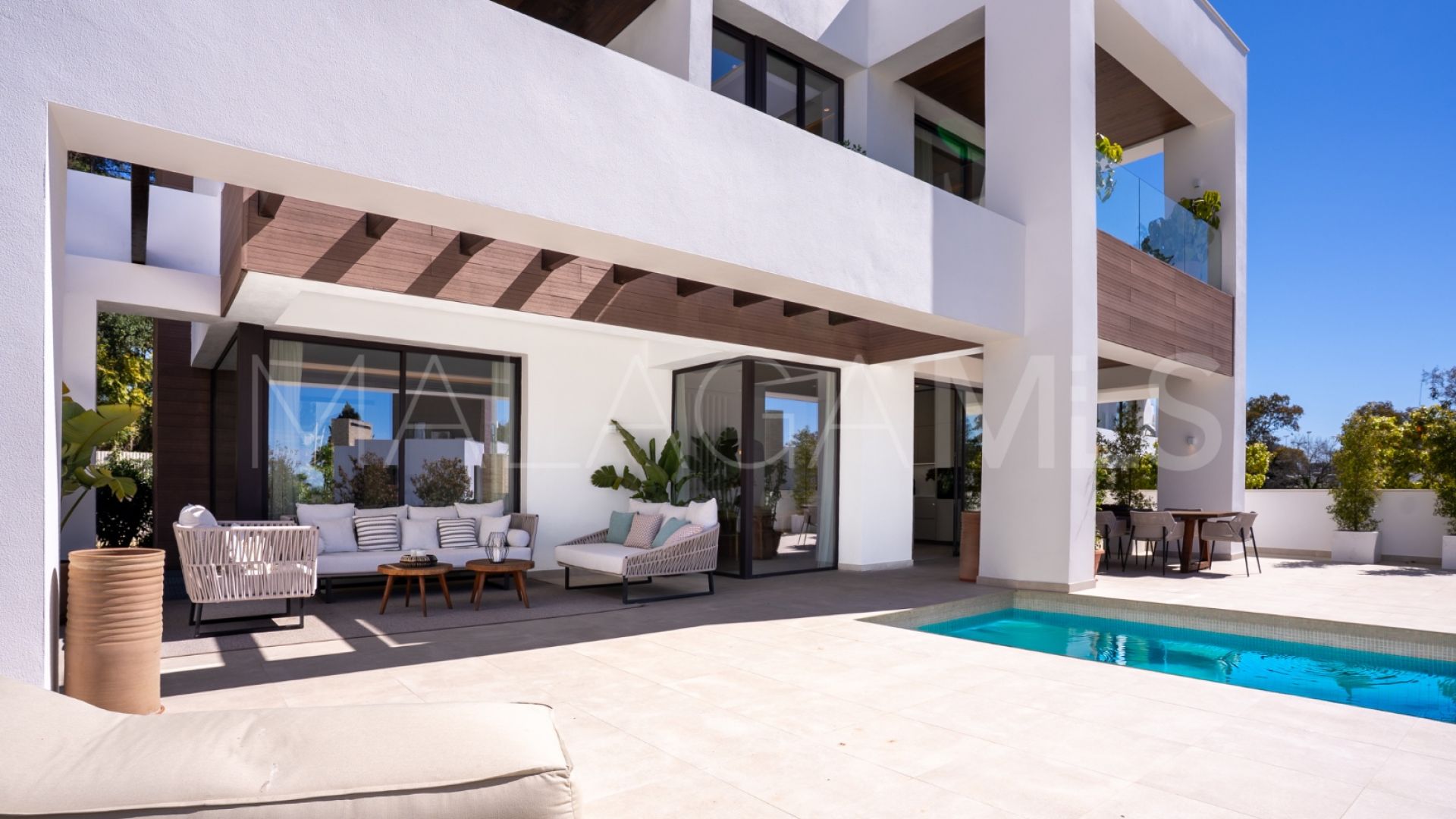 Villa for sale in Marbella Golden Mile with 4 bedrooms