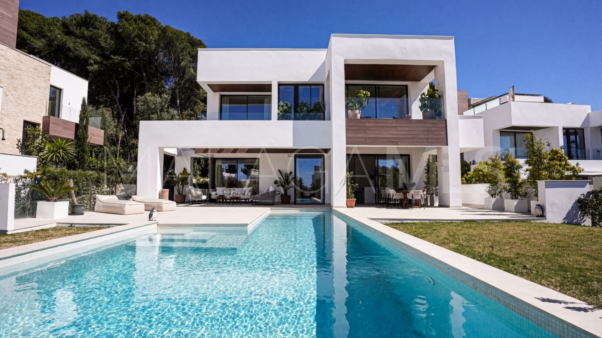 Villa for sale in Marbella Golden Mile with 4 bedrooms