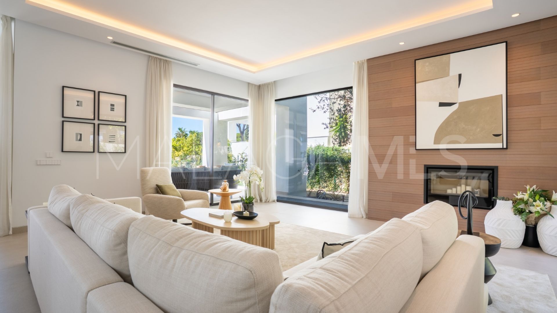 Villa for sale in Marbella Golden Mile with 4 bedrooms