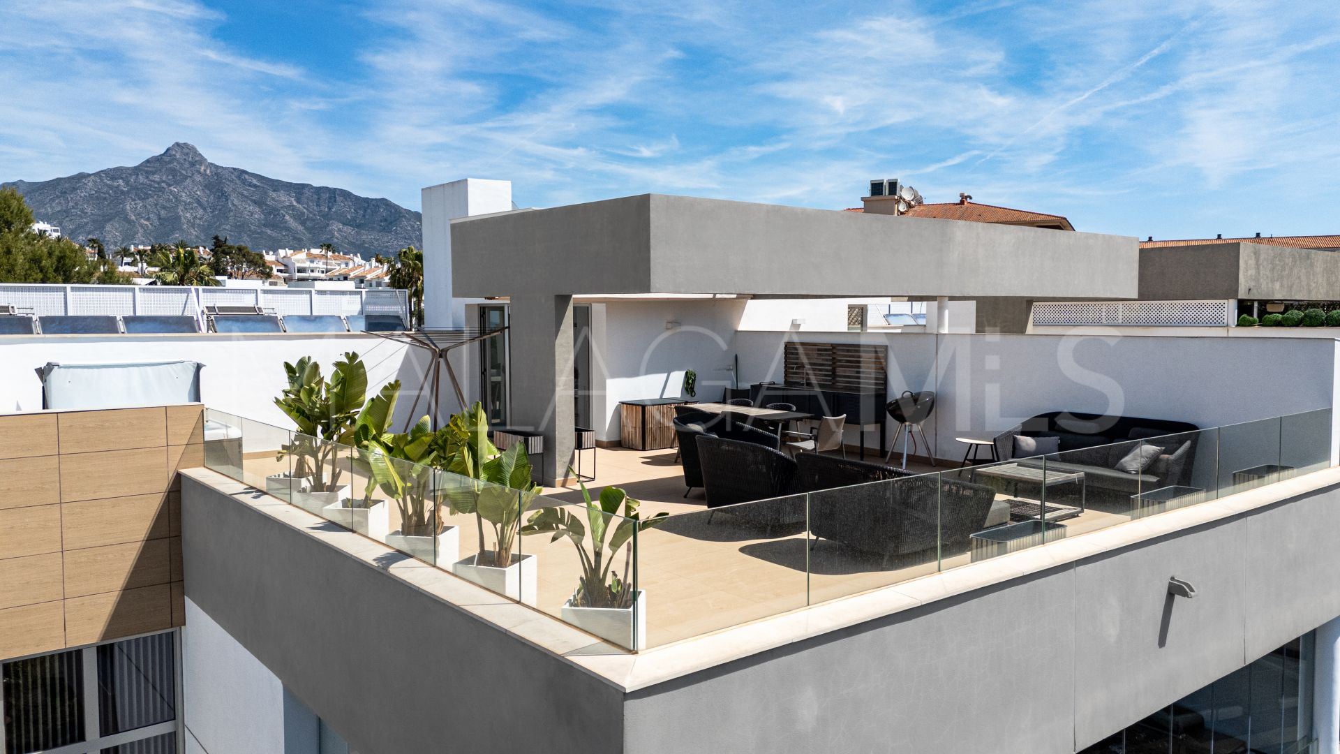 Duplex penthouse in Nueva Andalucia for sale