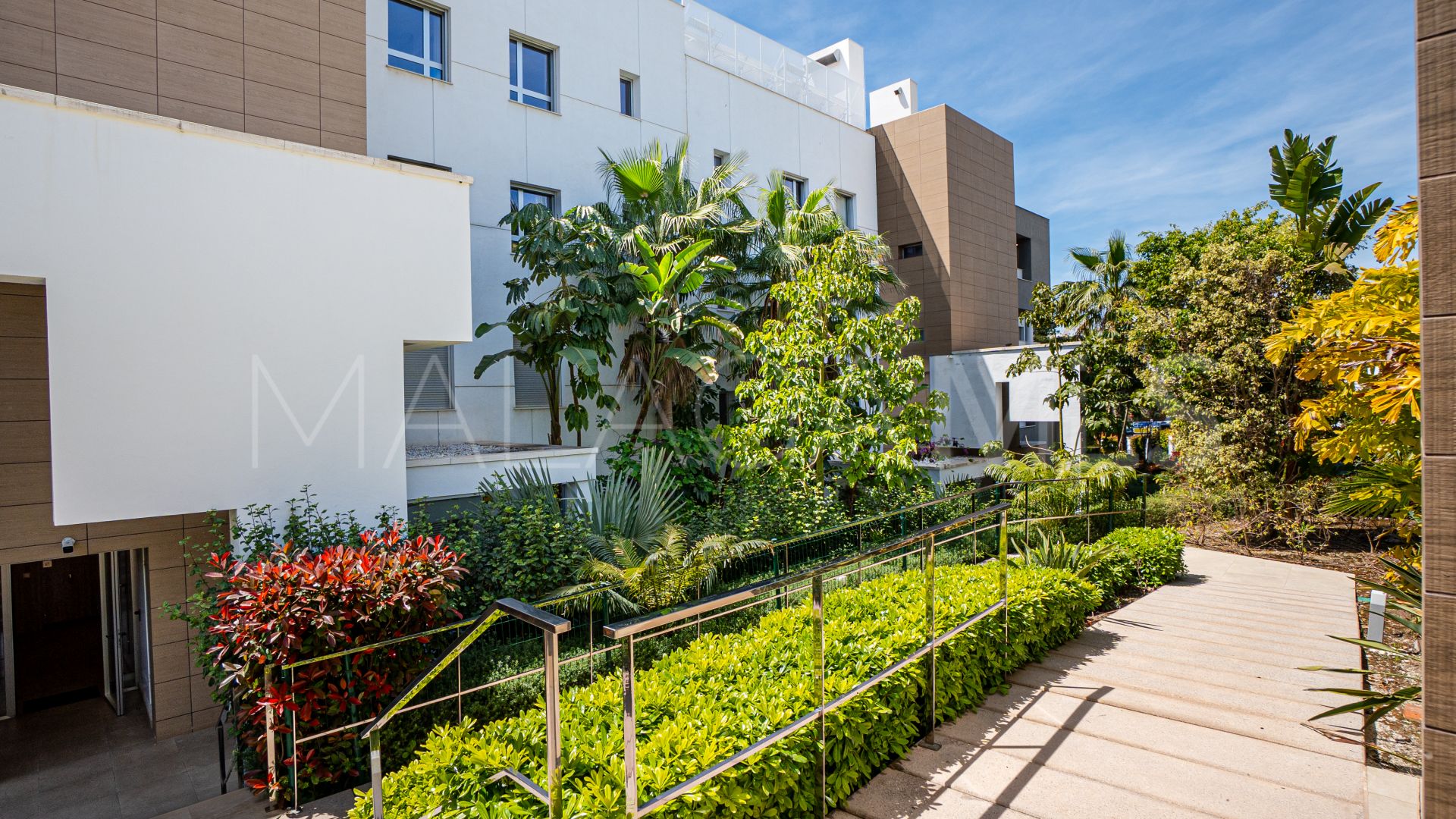 Duplex penthouse in Nueva Andalucia for sale