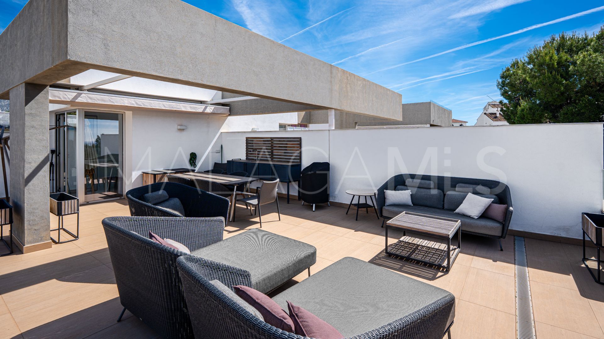 Duplex penthouse in Nueva Andalucia for sale