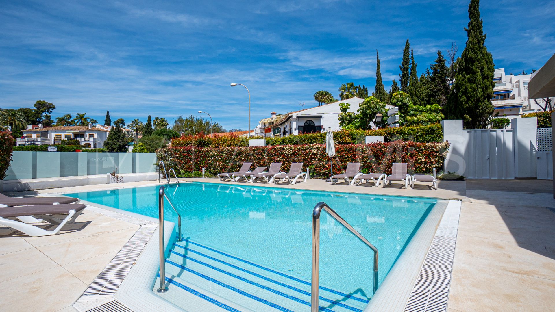 Duplex penthouse in Nueva Andalucia for sale