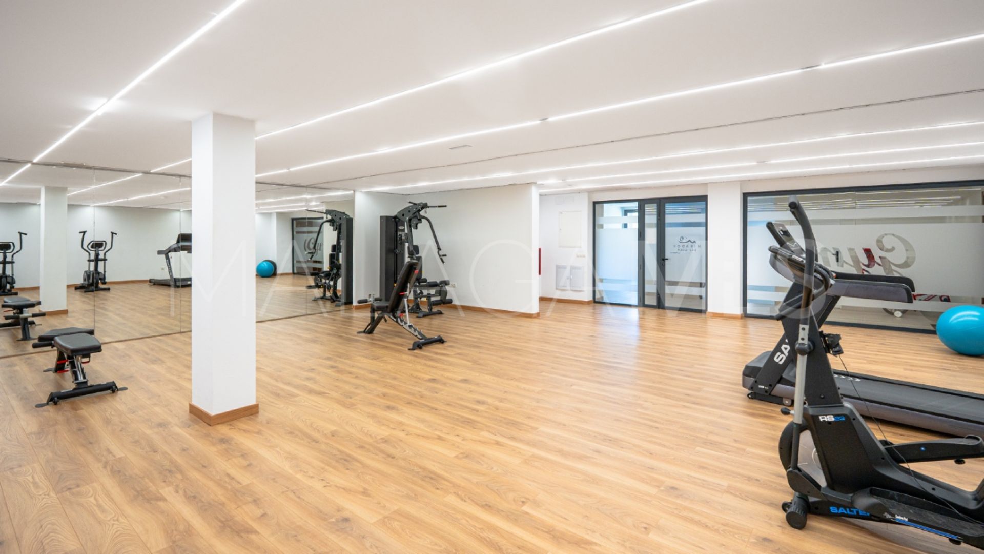 Lägenhet for sale in Estepona Golf