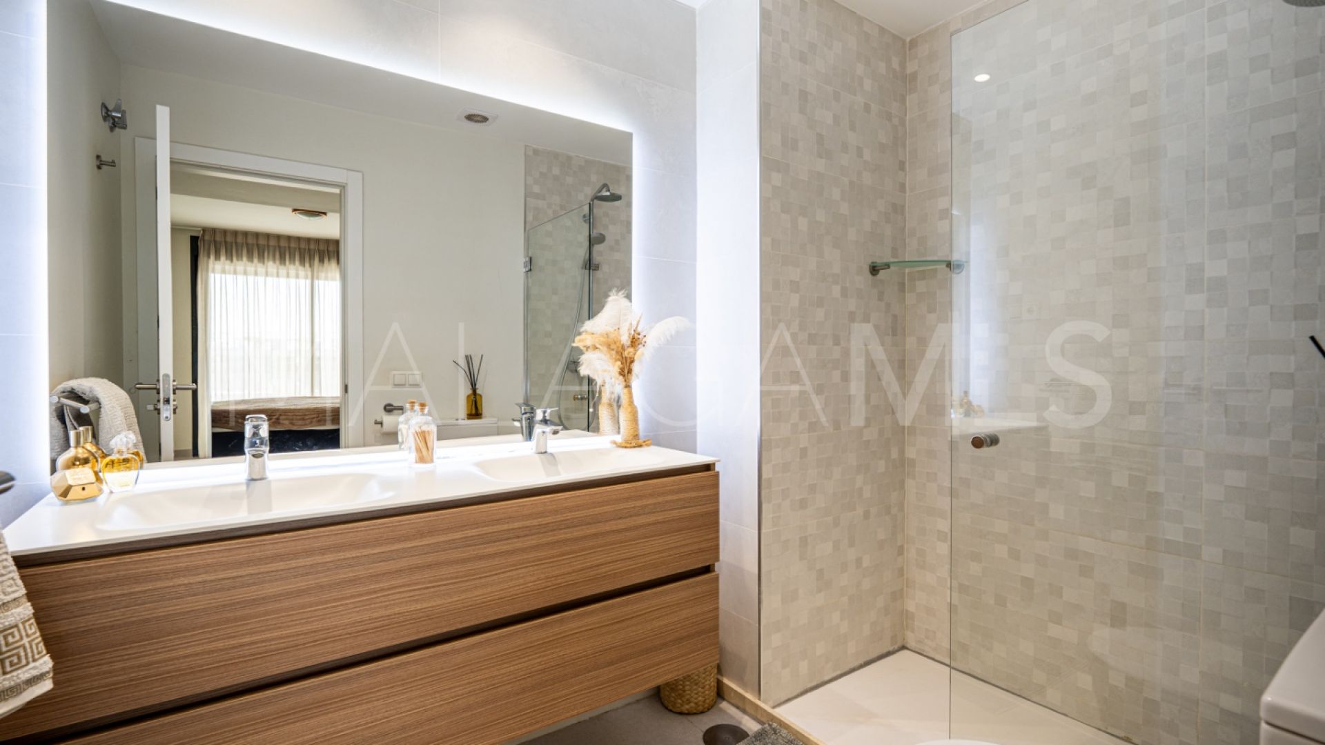 Lägenhet for sale in Estepona Golf