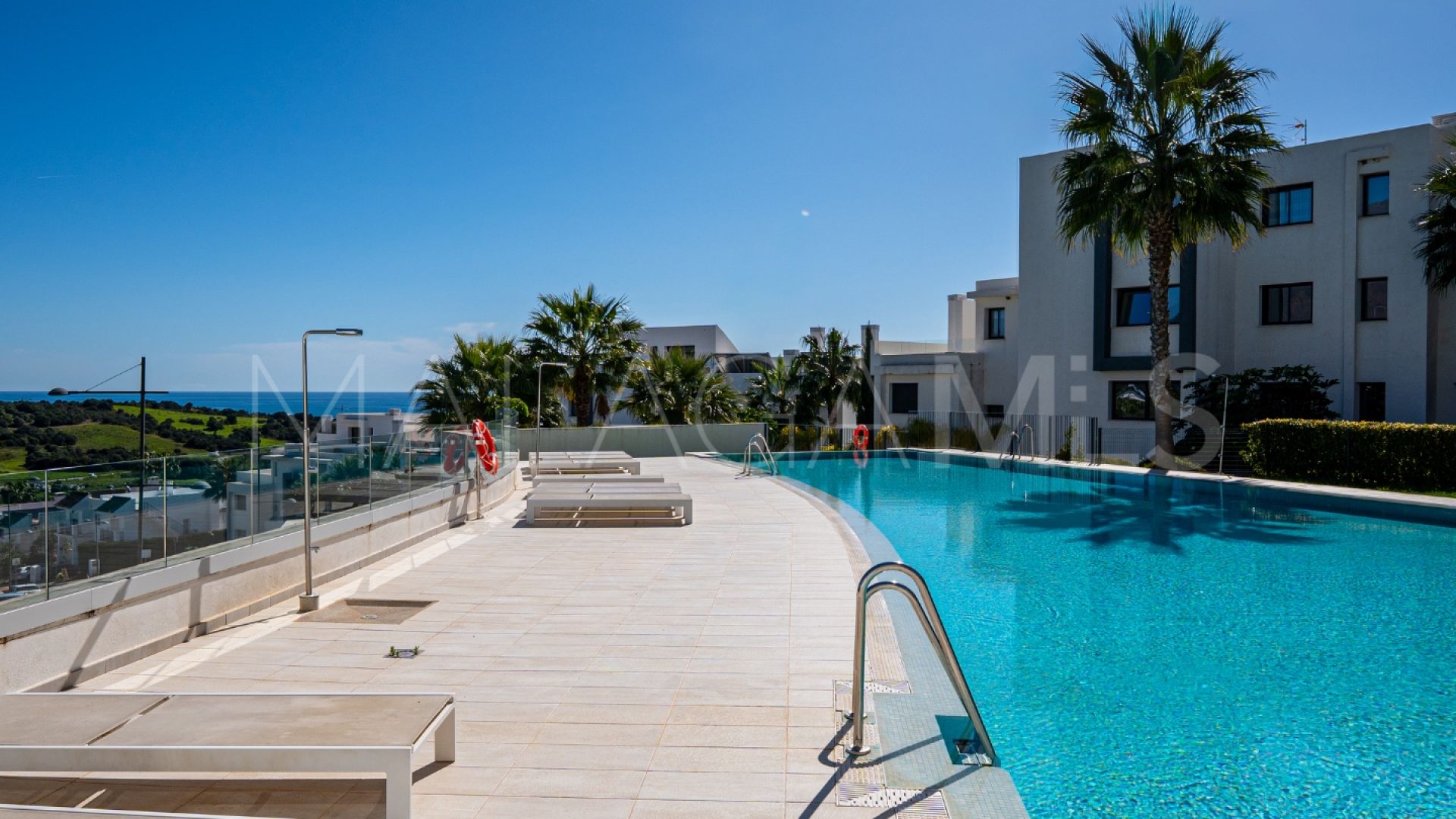 Lägenhet for sale in Estepona Golf