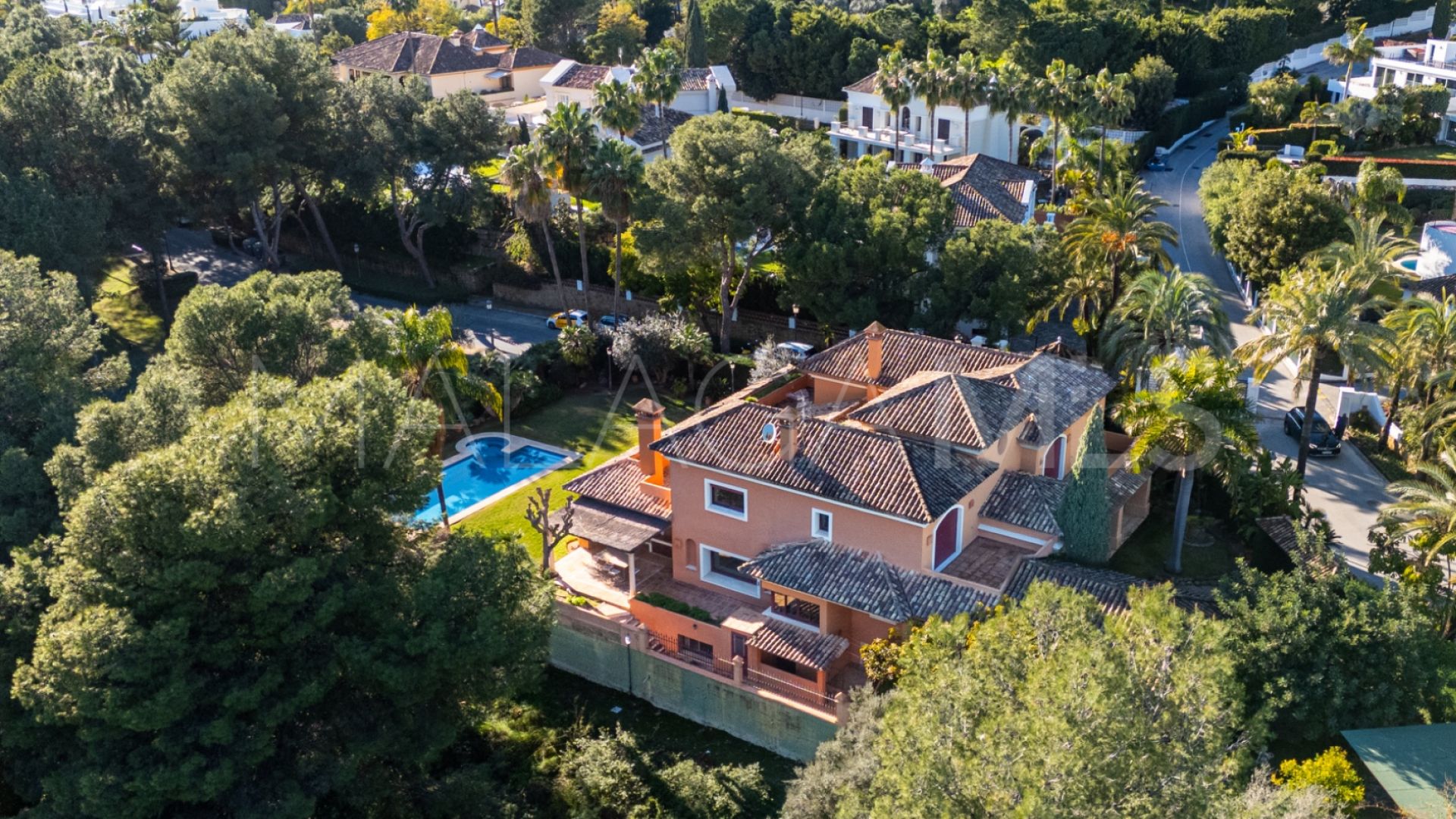 For sale 4 bedrooms villa in Altos Reales