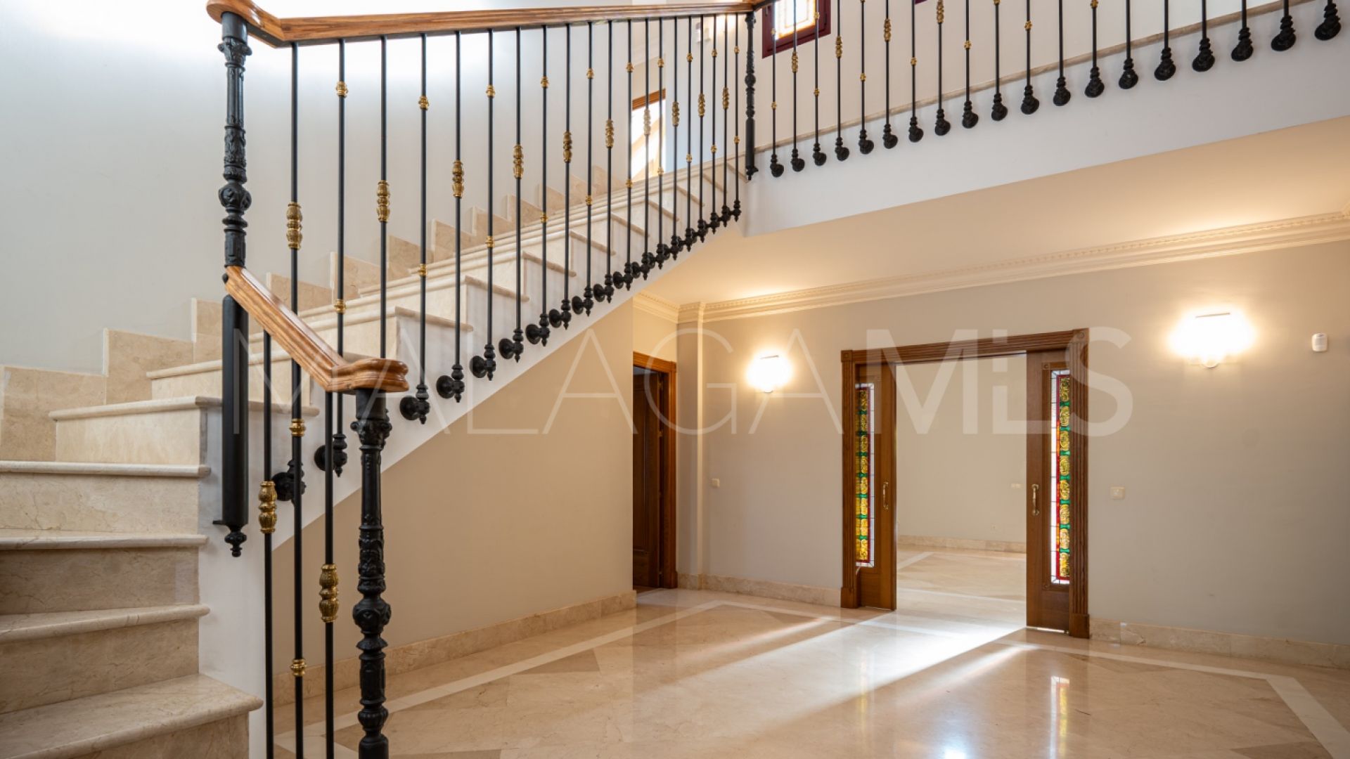 For sale 4 bedrooms villa in Altos Reales