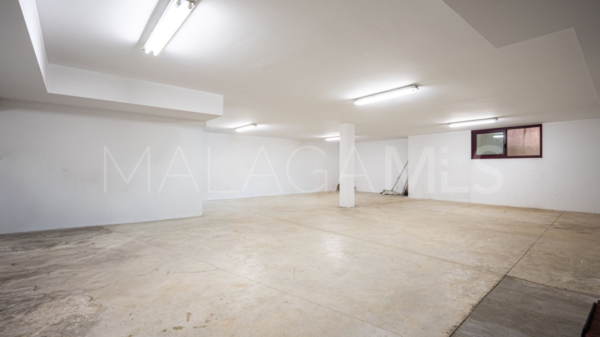 For sale 4 bedrooms villa in Altos Reales