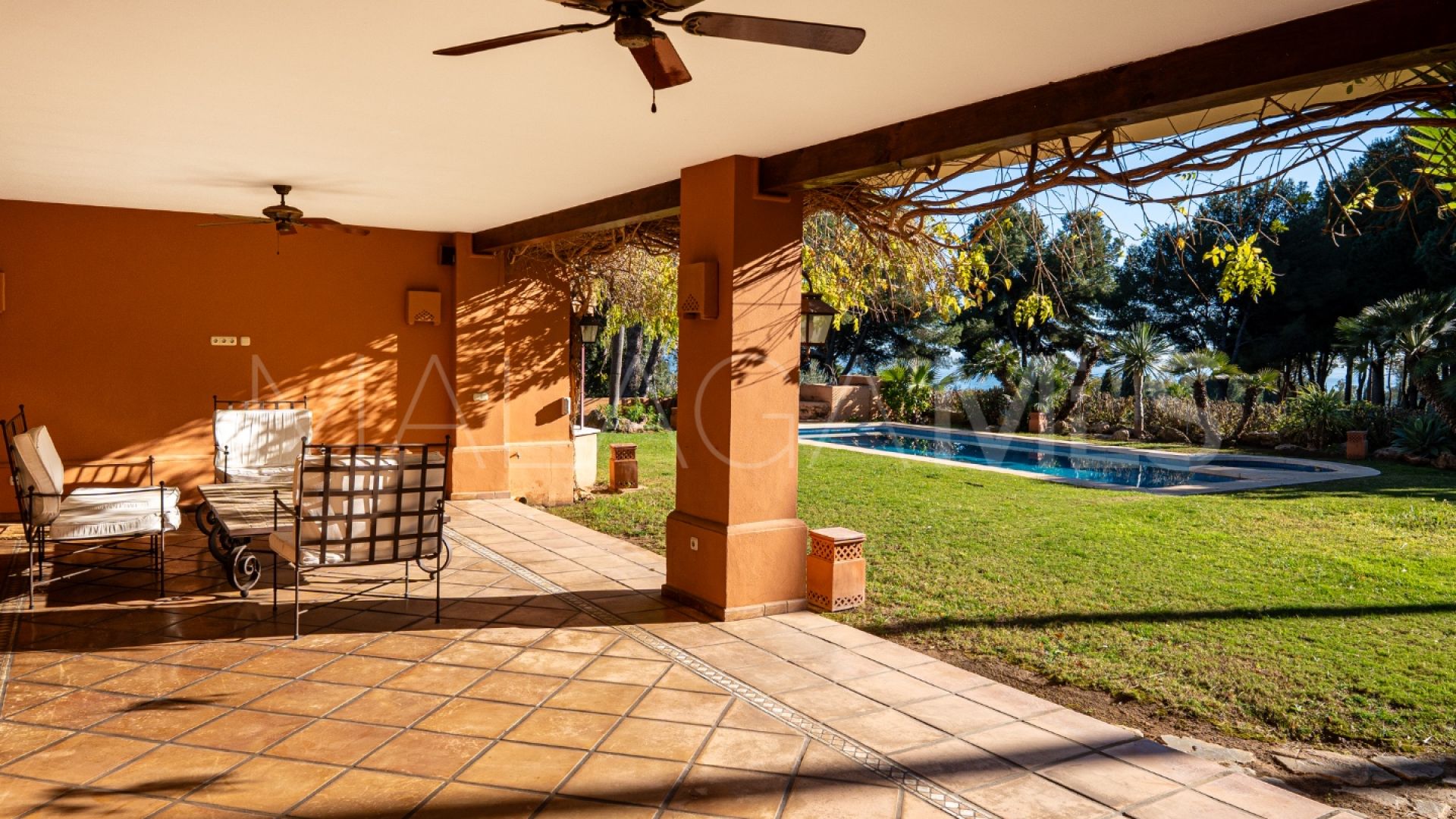 For sale 4 bedrooms villa in Altos Reales