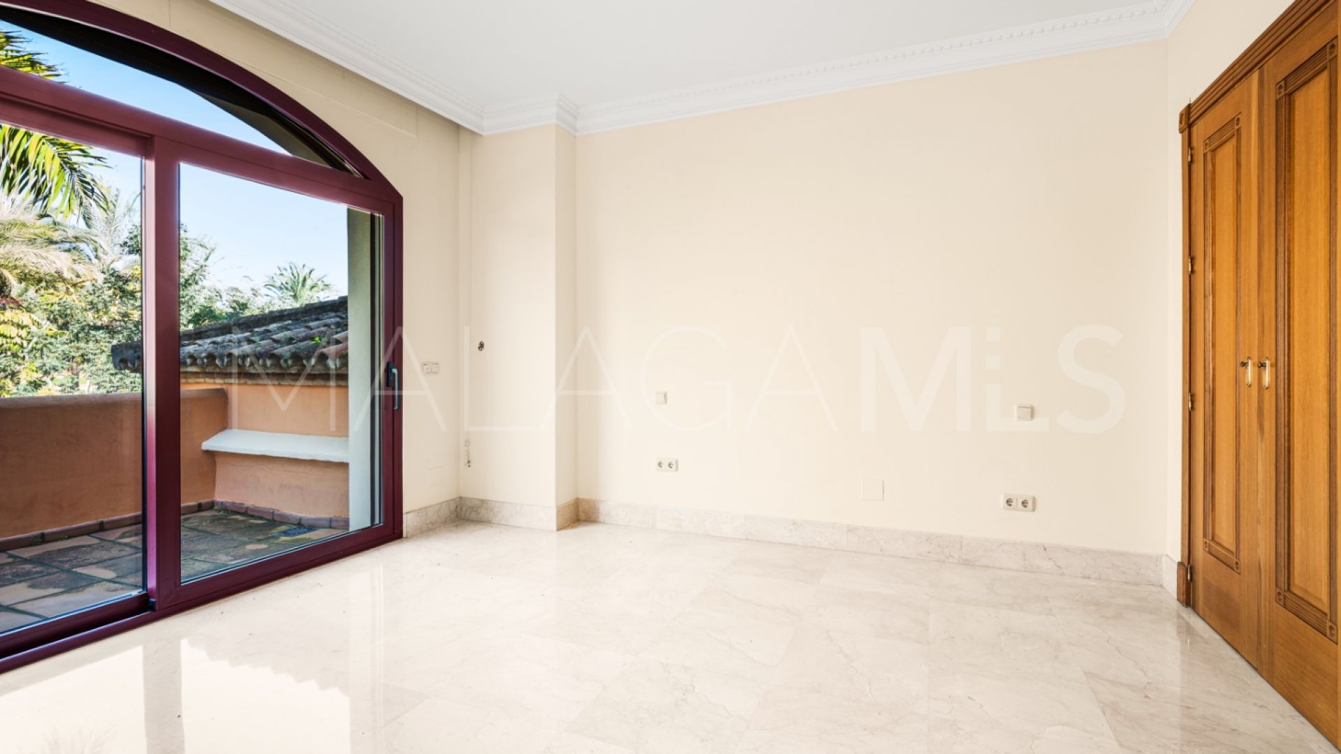 For sale 4 bedrooms villa in Altos Reales