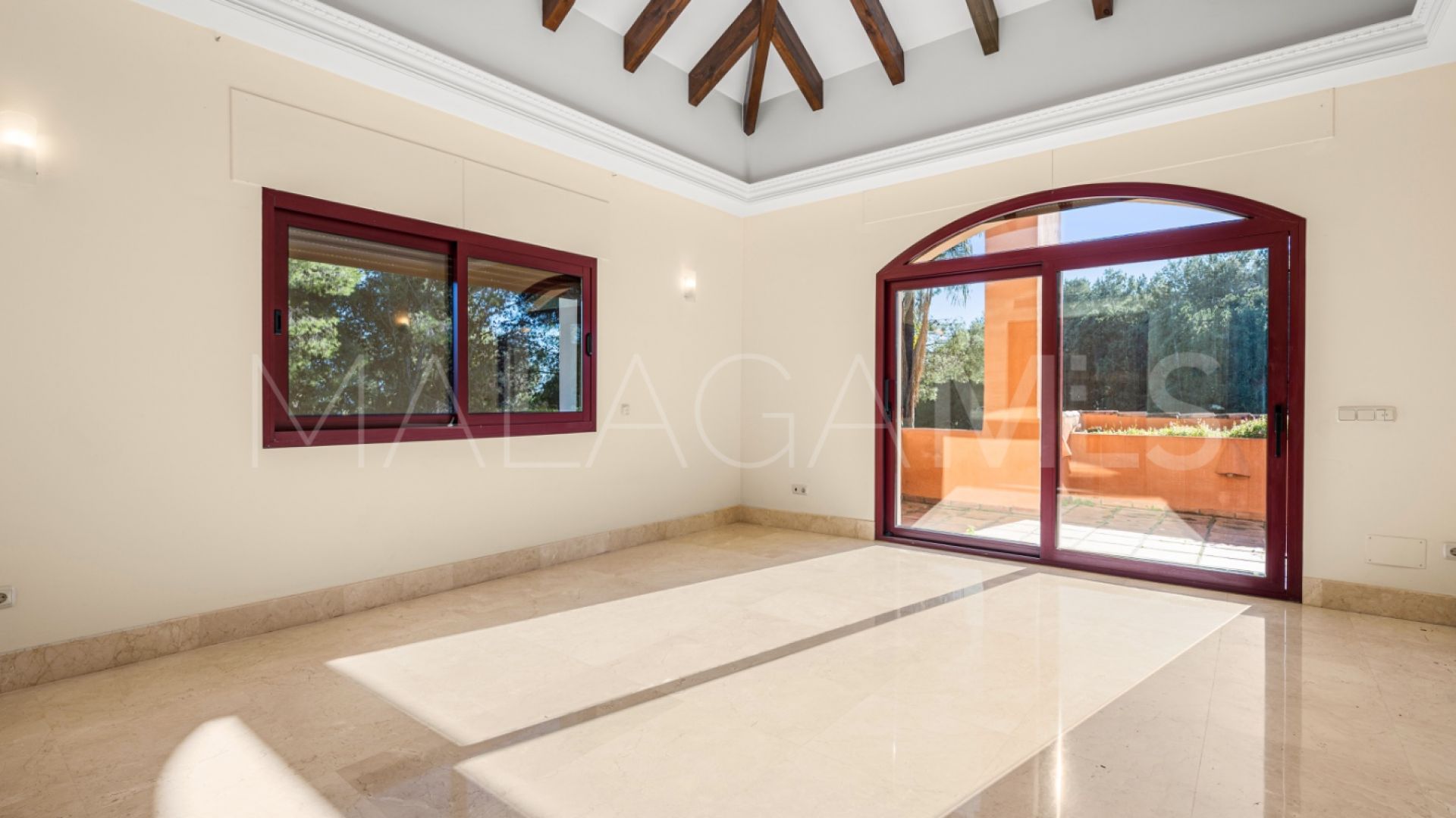 For sale 4 bedrooms villa in Altos Reales